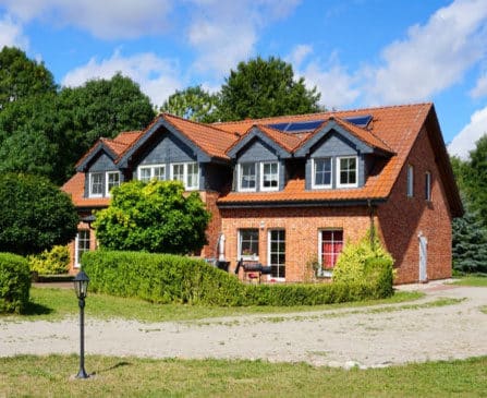 Ein Haus vermittelt für einen Verkaufspreis mehr als erwartet vom Immobilienmarkt in Charlottenburg